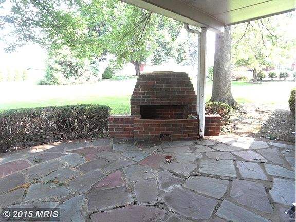 Flagstone patio with built-in grill