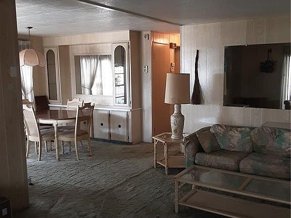 3rd image of 2719 Breezewood Dr