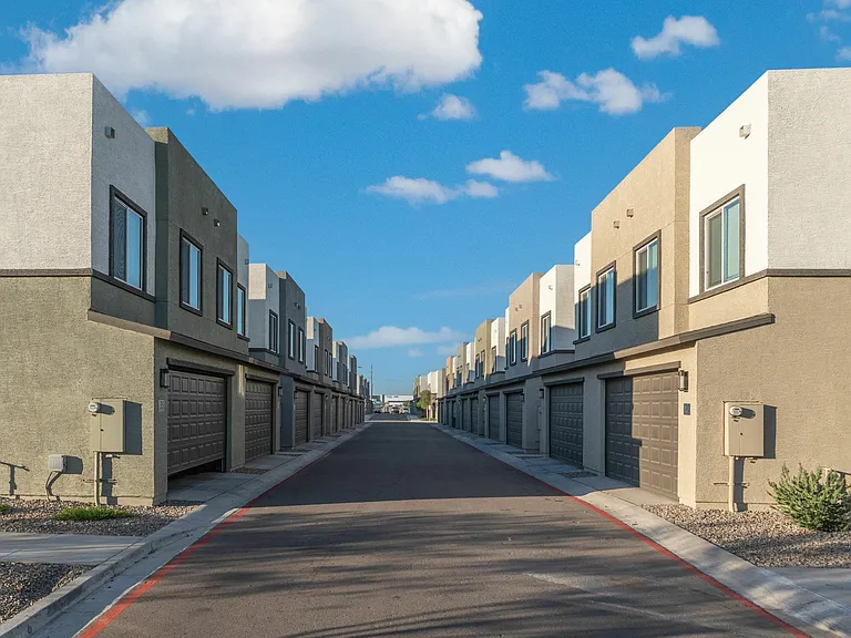Raymond Place Townhomes — Photo 34