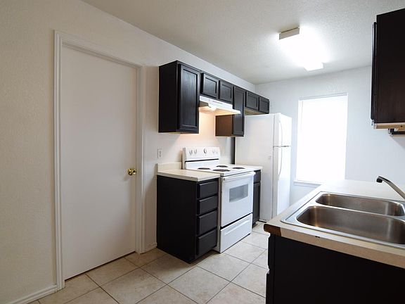 4th image of 5808 Greengate Dr APT D