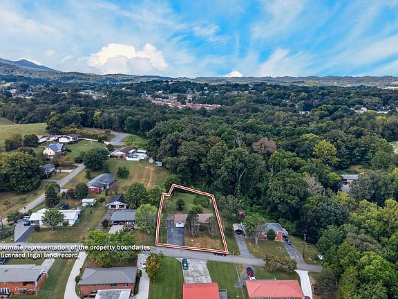4th image of 531 Summit Ridge Dr