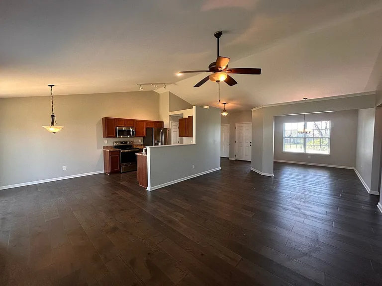 16303 Rockcrest View Ln — Photo 12
