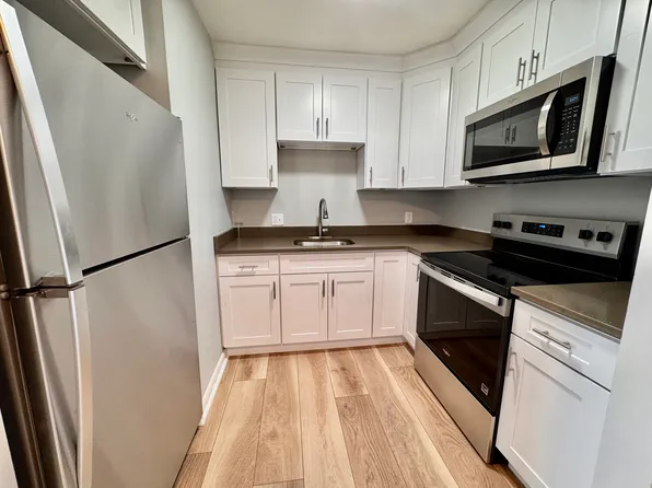 837 River St #5, Hyde Park, MA 02136