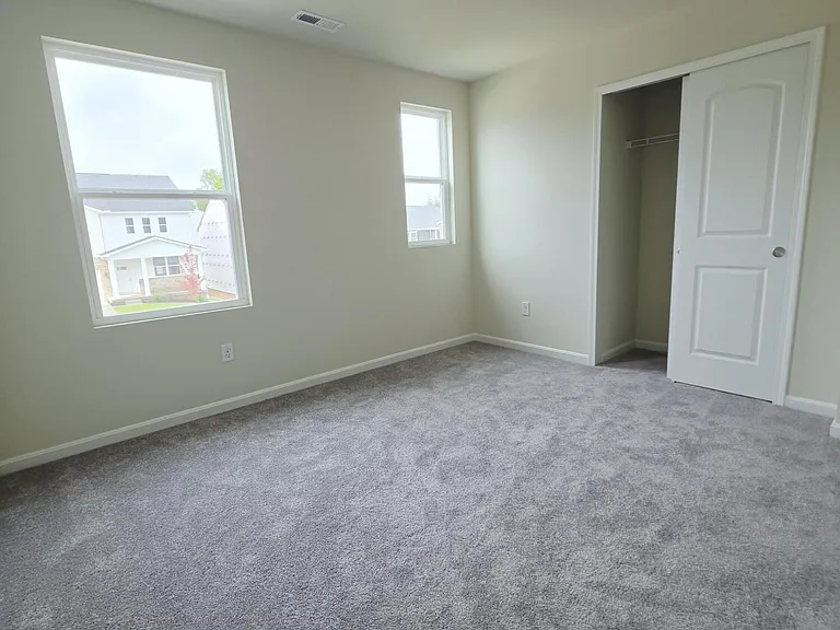 11144 Castlebrook Dr — Photo 32