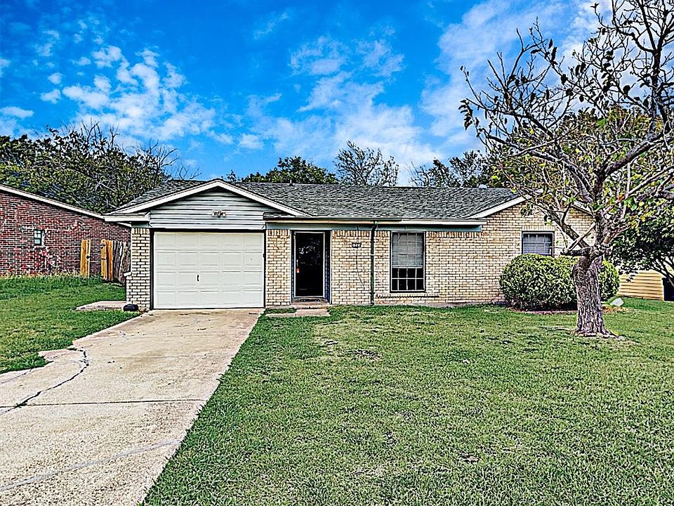 1st image of 1225 Cove Dr