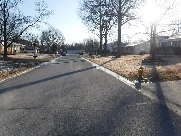 4th image of 1506 Towne Dr