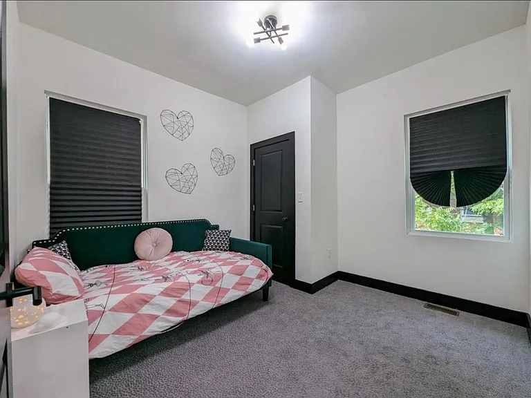447 Linwood Ave — Photo 9