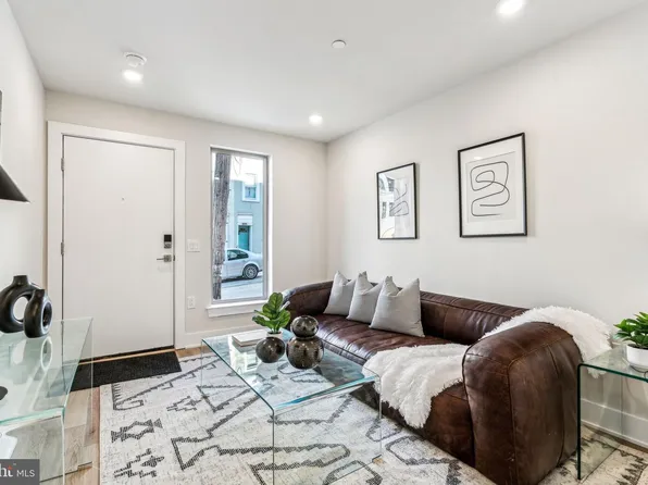 3426 W Westmoreland St, Philadelphia, PA 19129