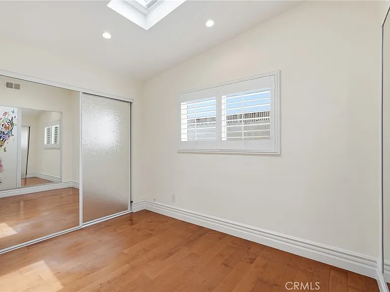 926 N Rowell Ave — Photo 16