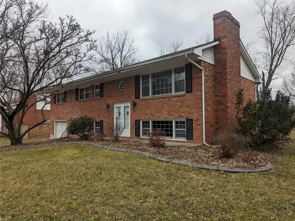 311 E Briarwood Ln, Columbia, MO 65203