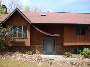 68 Pumpkin Hill Rd, New Milford, CT 06776