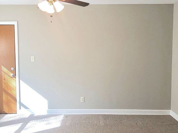4th image of 1560 E Capitol Dr APT 3