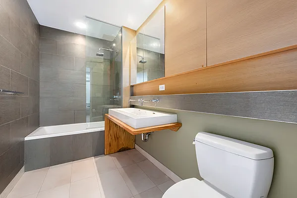Rented by SERHANT. | media 5
