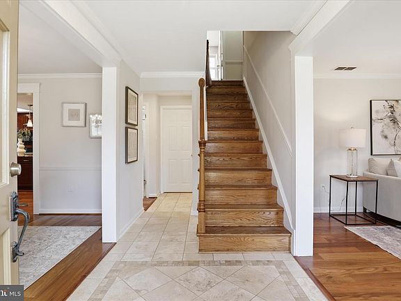 4th image of 2228 Loch Lomond Dr