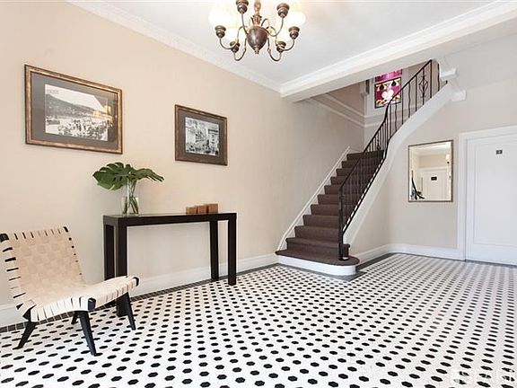 2nd image of 762 Cole St #1