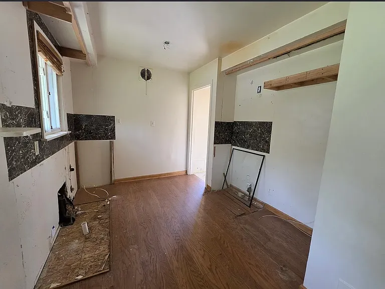 318 E Philadelphia Blvd — Photo 6