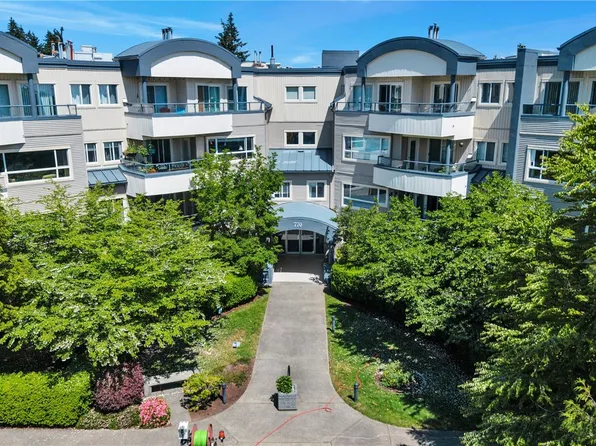770 Poplar St #204, Nanaimo, BC V9S 2H6