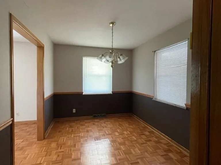 942 Margaret Dr — Photo 13
