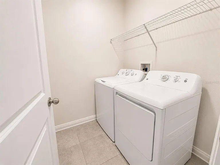 5462 Grays Harbor Ct — Photo 10