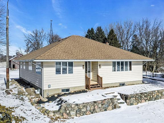 3rd image of 15218 Harmony Rd