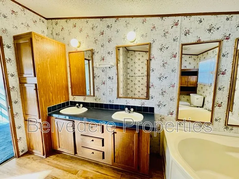 221 Oak Grove Church Rd — Photo 6