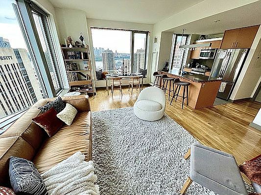 3rd image of 8 Spruce St APT 19A