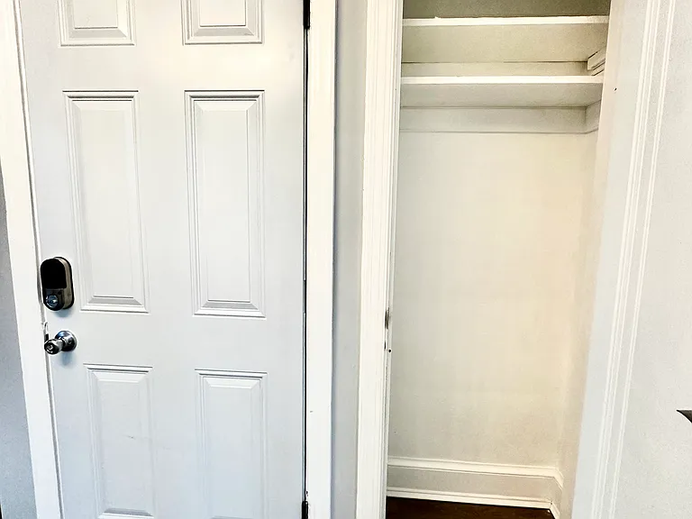 512 Mellon St SE #101 — Photo 3
