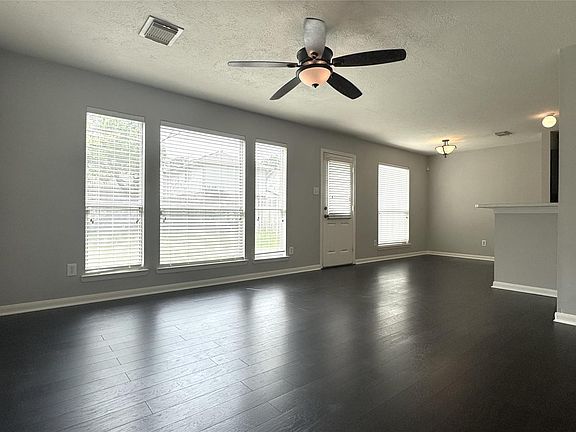 4th image of 4243 Daisy Meadow Dr