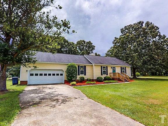 2nd image of 303 Jeannine Dr