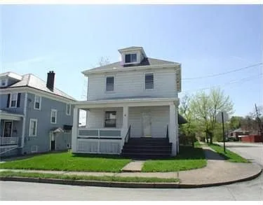 31 Johnson Ave photo 1