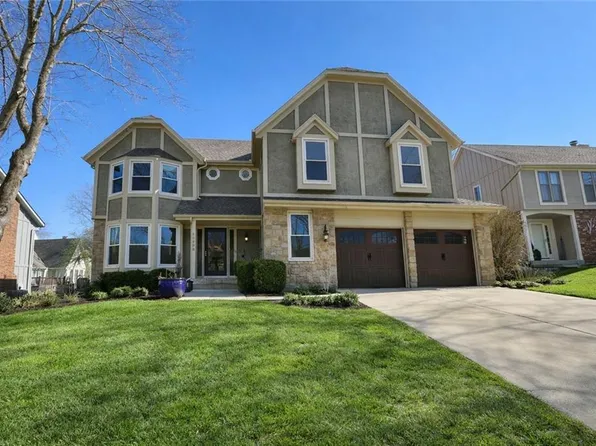 11505 Grant Dr, Overland Park, KS 66210