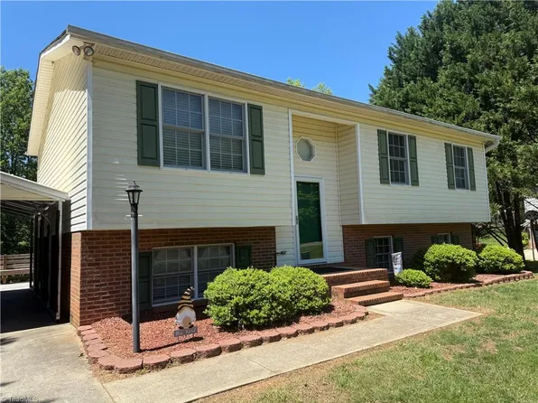 273 Woodbridge Dr, Mount Airy, NC 27030