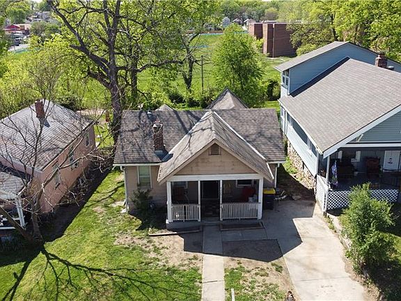 3rd image of 4224 Monroe Ave