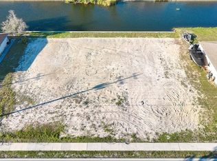 1215 Gleason Pkwy, Cape Coral, FL 33914