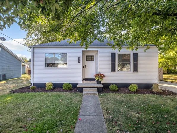 607 N Van Buren St, Sullivan, IL 61951