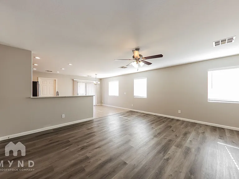 16812 W Marshall Ln — Photo 7