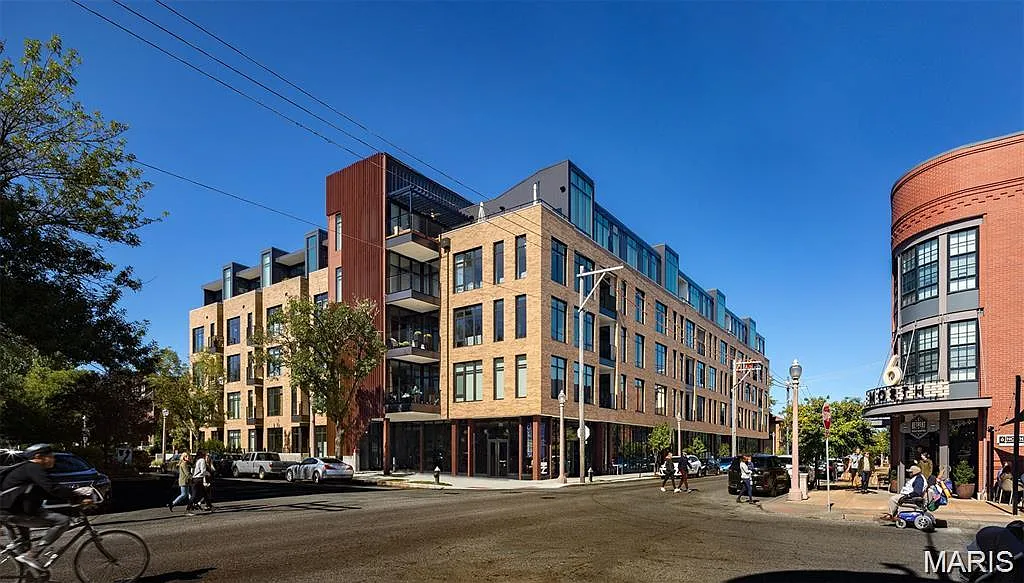 1 bed, 1.0 bath, 771 sqft, $1,775 — Photo 2