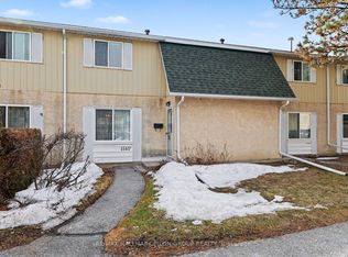 1540 Beaverpond Dr #C, Ottawa, ON K1B 3R9