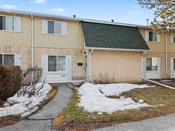 1540 Beaverpond Dr #C, Ottawa, ON K1B 3R9
