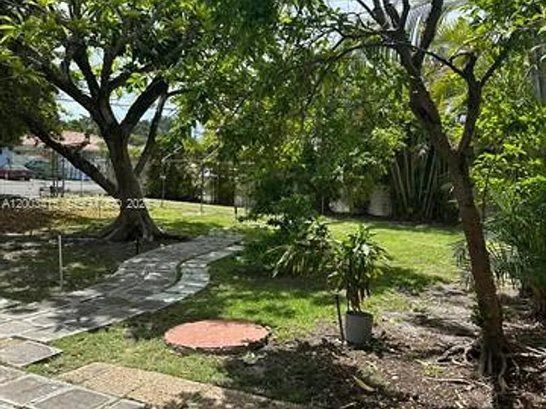 3600 SW 26th St — Photo 30