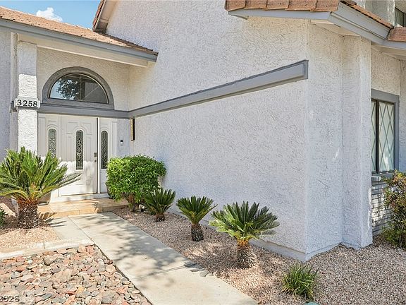 5th image of 3258 Del Marino St