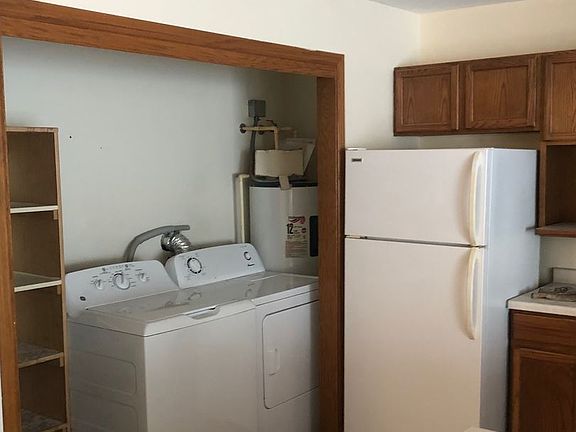 4th image of N25W24011 River Park Dr Unit 14