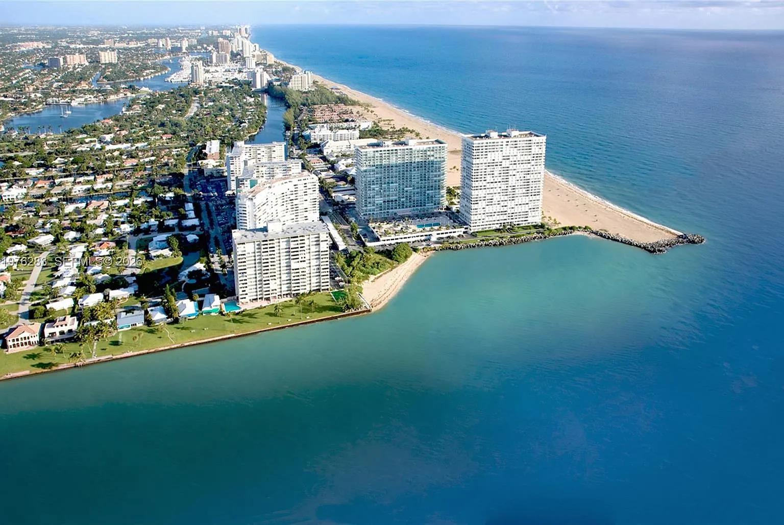 Point Of Americas Condo — Photo 1