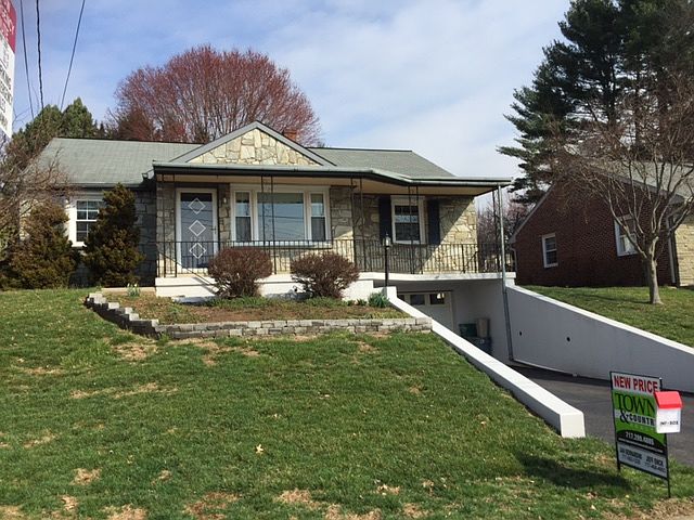 Classic ranch home!
