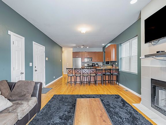 4th image of 4439 S Calumet Ave APT 1S