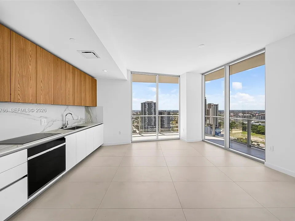 1400 Biscayne Blvd #2607