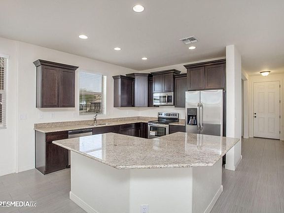2nd image of 2811 E Sunset Hills Dr