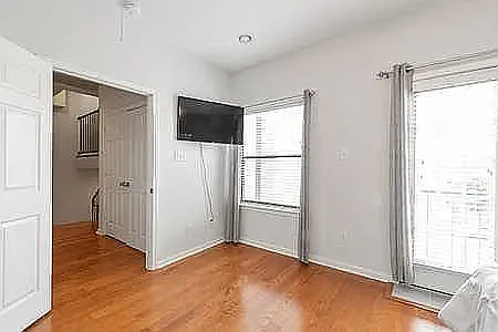 4413 Koehler St #D — Photo 24