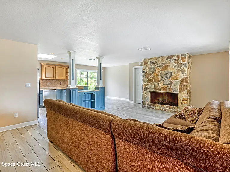 317 Surf Dr — Photo 14