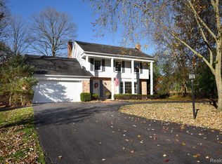 32855 Old Post Rd, Beverly Hills, MI 48025